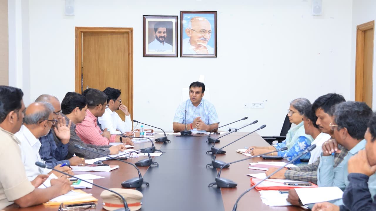 కొనుగోలు ప్రక్రియను నిర్ణీత గడువులోపు పూర్తి చేయాలి  జిల్లా కలెక్టర్ సందీప్ కుమార్ ఝా